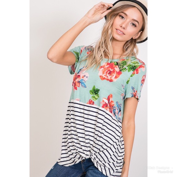 π₯°LAST 1! Sage Floral Contrast Color Block Top! - Picture 2 of 4